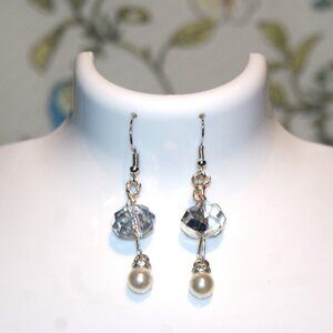 Crystal dangle earrings with faux pearls ED-10-018